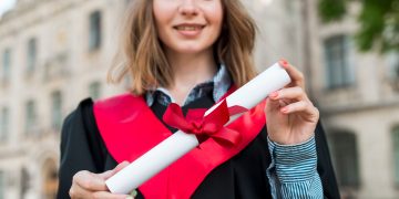 Scholarships for college freshmen