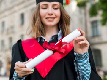 Scholarships for college freshmen