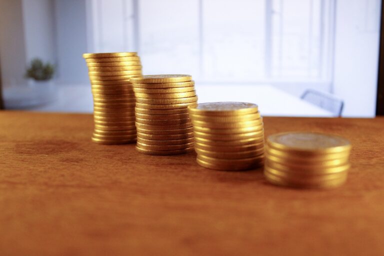 US banks tap Fed repo facility as overnight rates climb, signaling funding strain